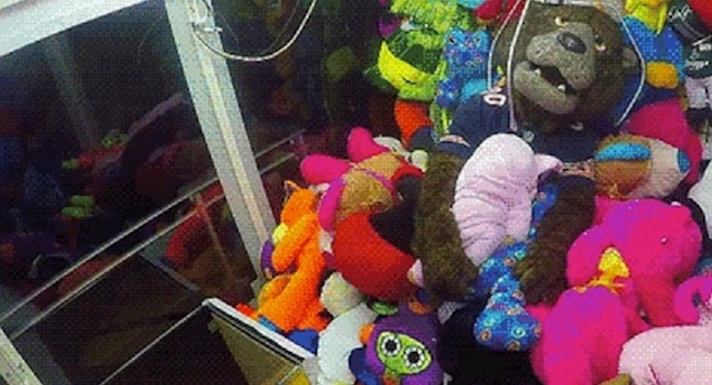 Išao je izvući igračku iz automata, ono što se dogodilo nikad neće zaboraviti