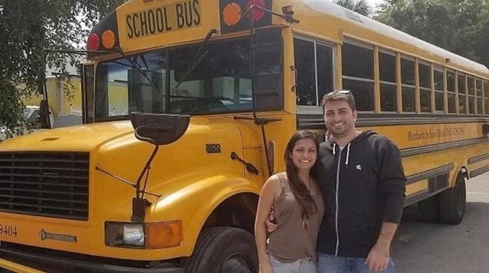 Kupili su školski autobus i potpuno ga preuredili, ovo morate vidjeti