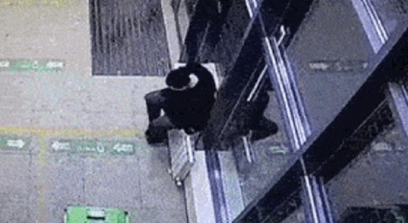 Pogledajte što se dogodilo ovom čovjeku kada je sjeo na radijator