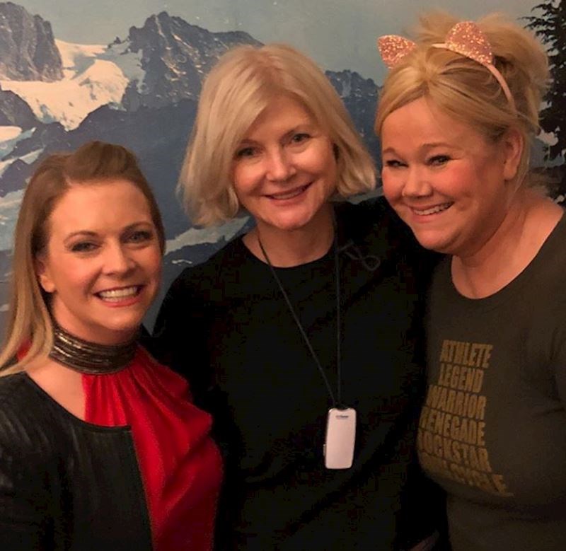 Melissa Joan Hart, Beth Broderick i Caroline Rhea (Sabrina, mala vještica, 1996.-2003.)