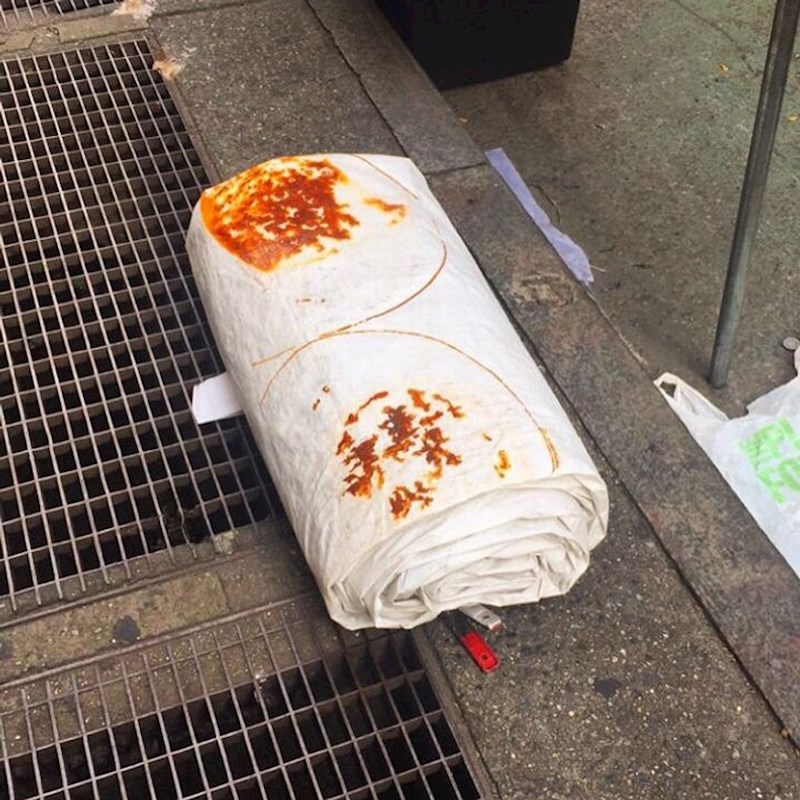 Ova dotrajala cerada izgleda kao zamotana tortilja