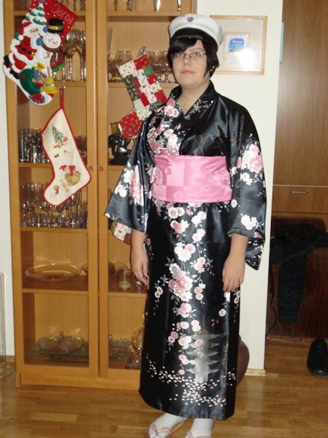 "Svu svoju ušteđevinu potrošila sam na ovaj kimono od poliestera"