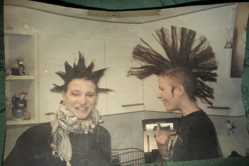 "Moja frendica (lijeva cura) me je ošišala ovako...to su bili dani"