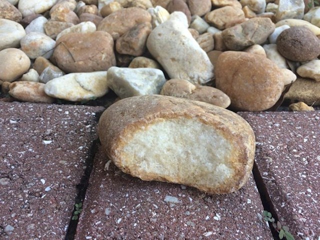 Kamen koji izgleda kao kruh