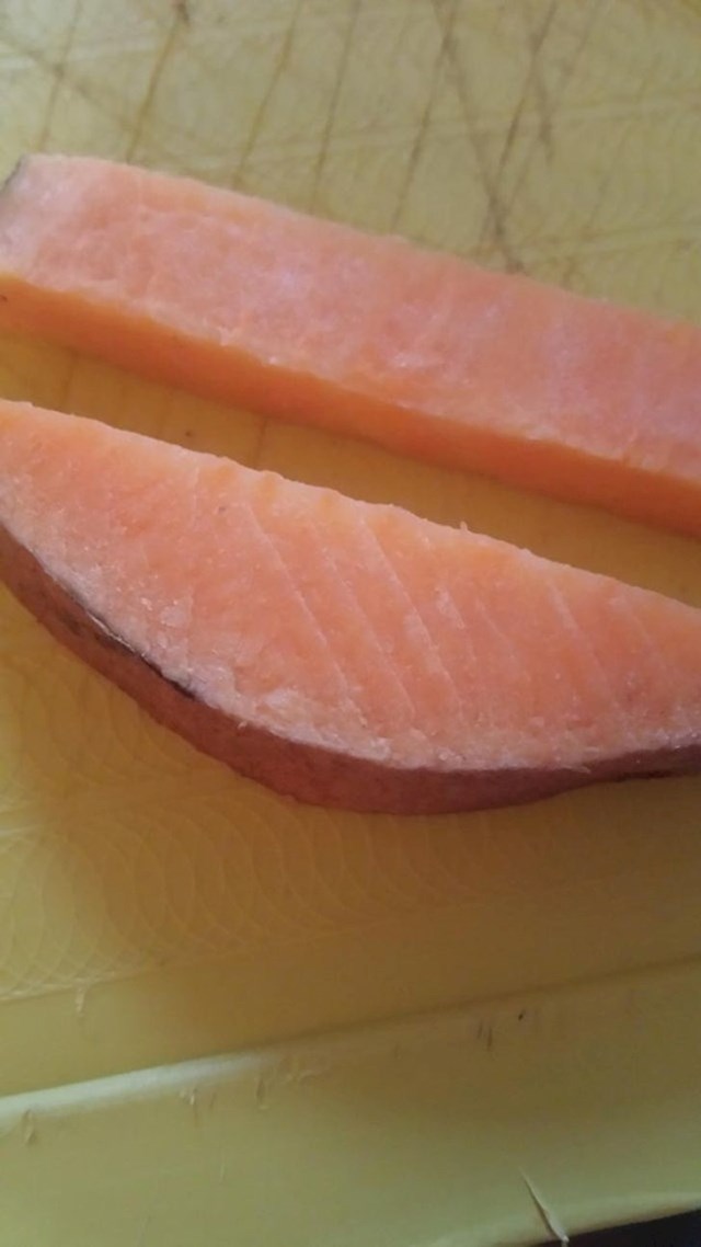 Batat koji izgleda kao filet lososa
