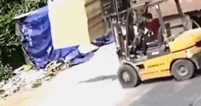 Kamera je zabilježila bizarnu nesreću, odakle se tip na motoru pojavio?