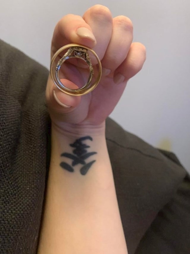 "Moj prsten i prsten mog supruga..."