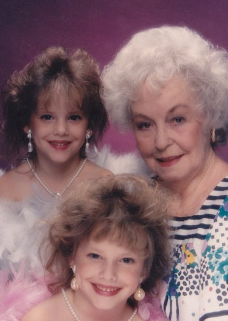 Možemo pretpostaviti tko je ovdje odgovoran za ona gnijezda na glavi...