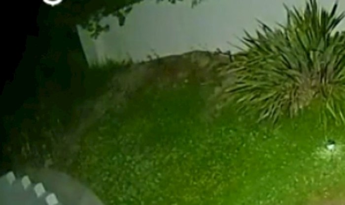 Primijetili su da je netko u noći posjetio teren za golf, kamera je sve snimila