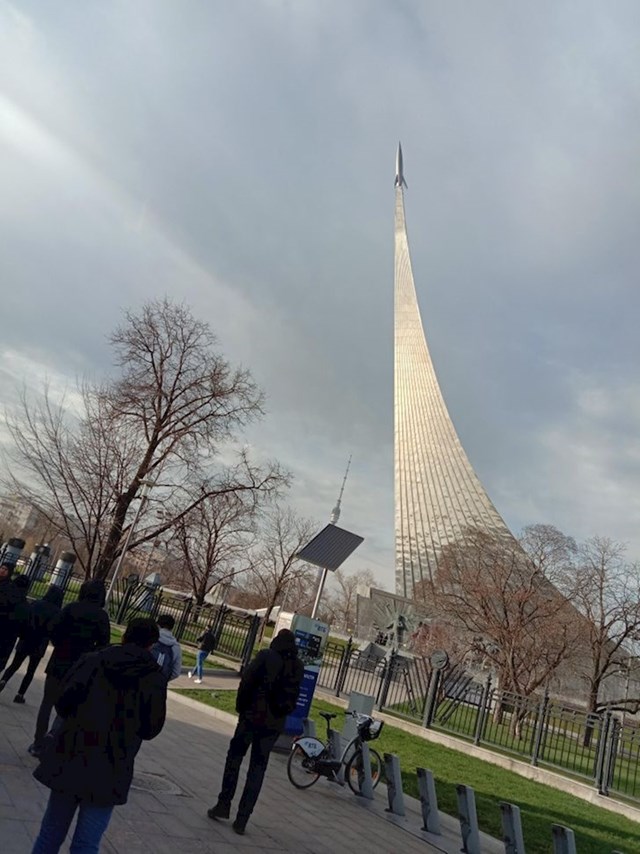 Spomenik u Moskvi, podignut je u čast sovjetskih dostignuća u istraživanju svemira