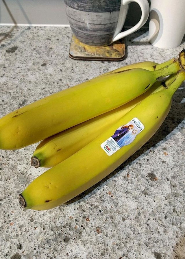 "Rekao sam ženi da mi kupi smrznuto voće, a ona je kupila banane s naljepnicom iz filma Frozen (smrznuto)"