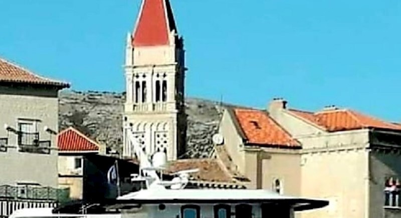 Ova jahta se pojavila u Trogiru i postala hit zbog imena