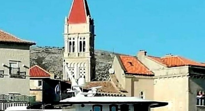 Ova jahta se pojavila u Trogiru i postala hit zbog imena