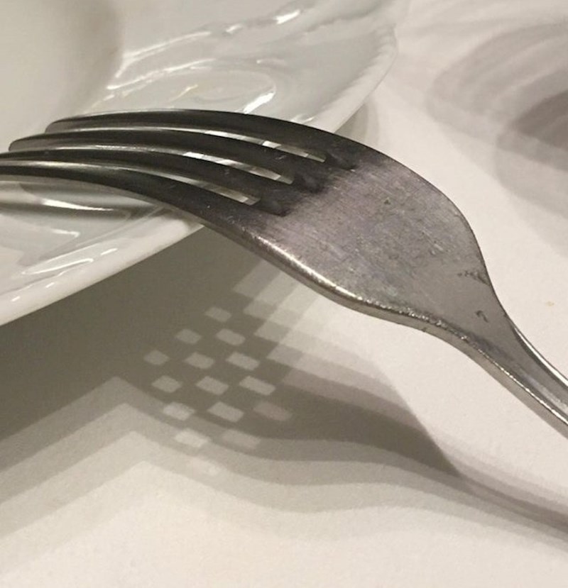 Vilica i lampa stvorile su ovu neobičnu sjenu