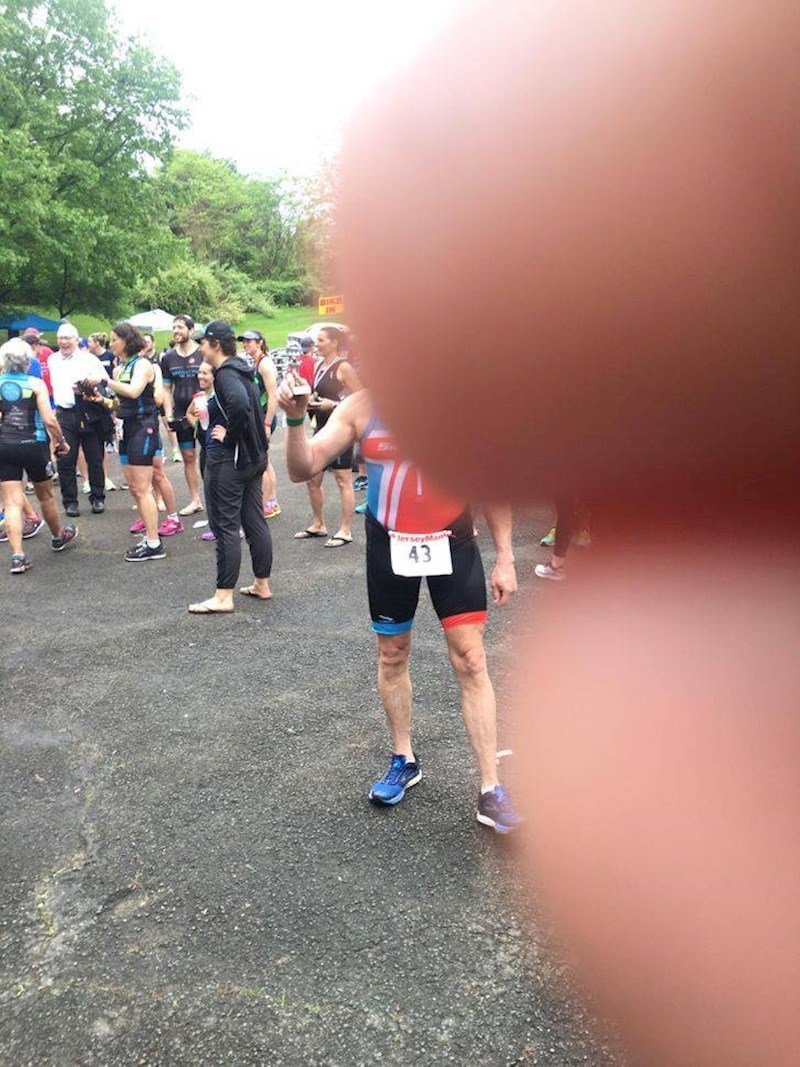 "Nakon sedam godina i brojnih pokušaja, napokon sam pobijedio u utrci. Gledatelja sam zamolio da me slika dok slavim"