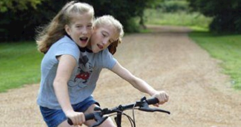 Ove sijamske blizanke postale su poznate zbog svoje emisije, pogledajte kako danas žive