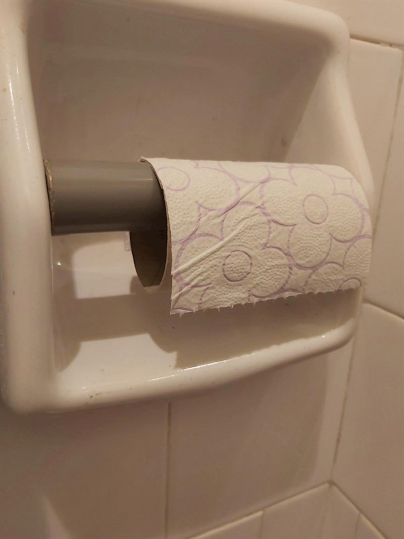 "Kod prijatelja sam u WC-u"