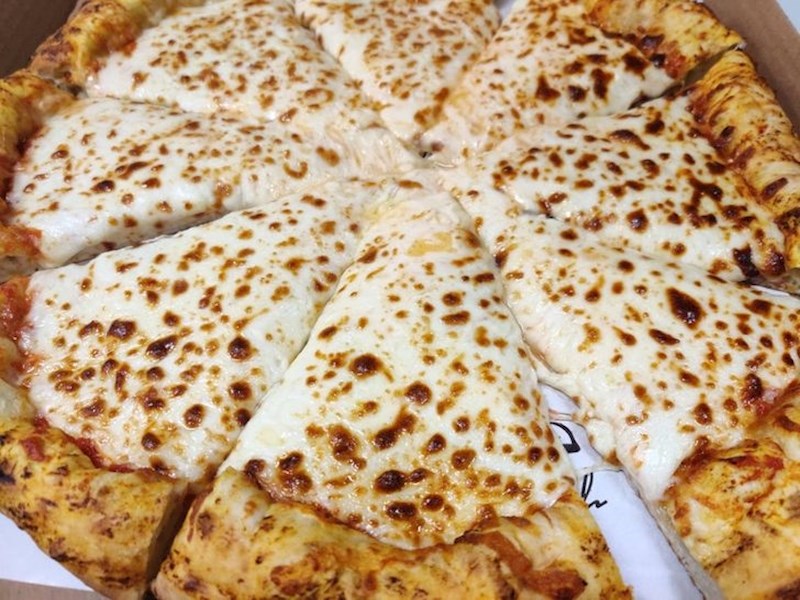 "Radio sam u pizzeriji. Lik me tražio da stavim malo više sira..."