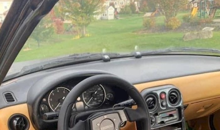 Vlasnik ovog automobila je još dijete u duši, pogledajte kako ga je uredio