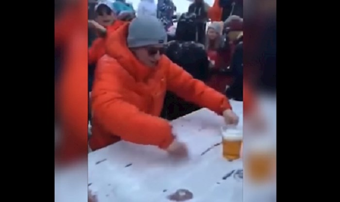 VIDEO Lik je na skijanju nasmijao sve oko sebe, pogledajte što je učinio