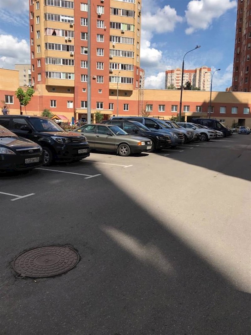 "Vani je 32 stupnja.. pretpostavljate koji auto je moj..."