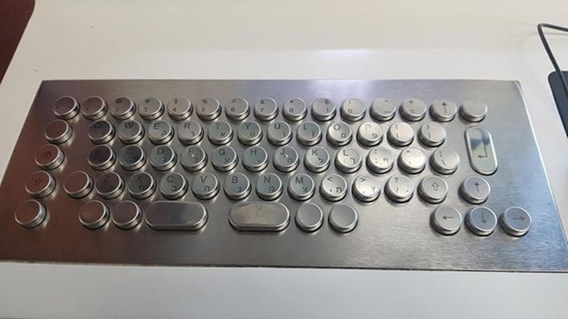 Metalna tipkovnica iz jednog medicinskog centra