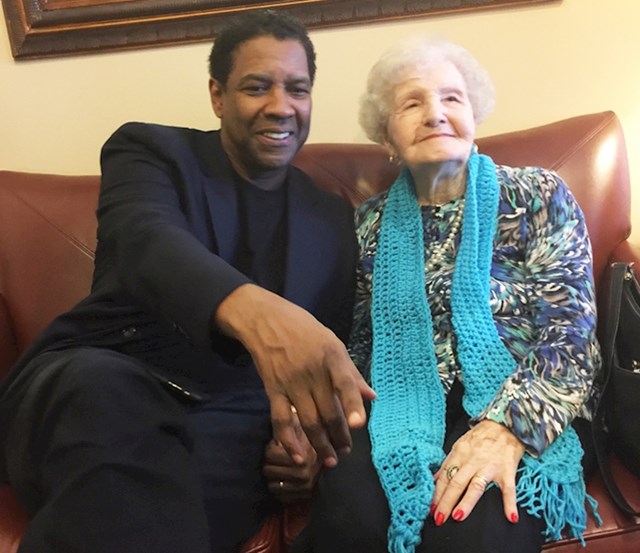 "Moja baka koja ima 99 godina, danas je upoznala svog omiljenog glumca!"