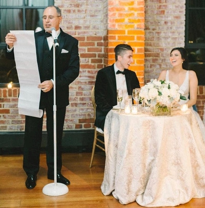 Tata je obećao da će govor biti kratak, samo na jednom papiru