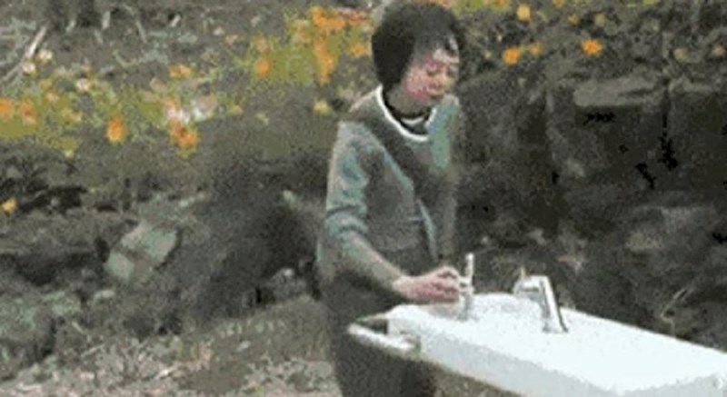 Žena je samo htjela popiti vode, ali ovo što joj se dogodilo definitivno nije očekivala