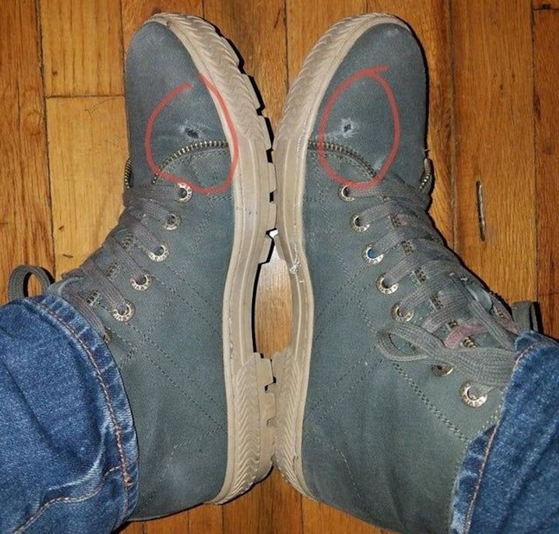 Lažni patentni zatvarač koji samo oštećuje obuću