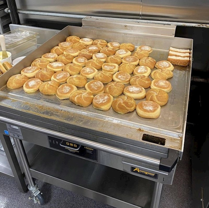 "Netko je ušao i naručio 46 sendviča u 01:45. Zatvaramo u 2.”