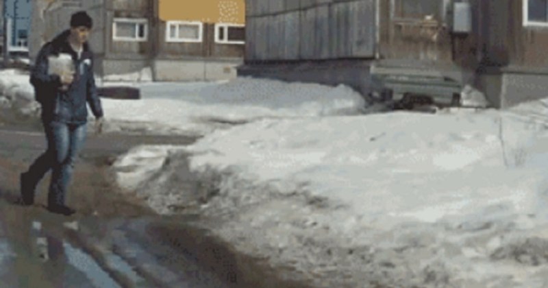 Tip je prelazio cestu, dogodilo se nešto što apsolutno nitko nije mogao očekivati