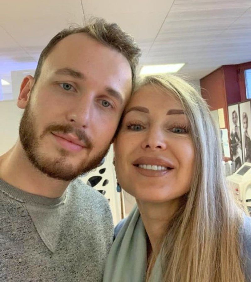 "Na ovoj fotki moja mama ima 55, a brat 28"