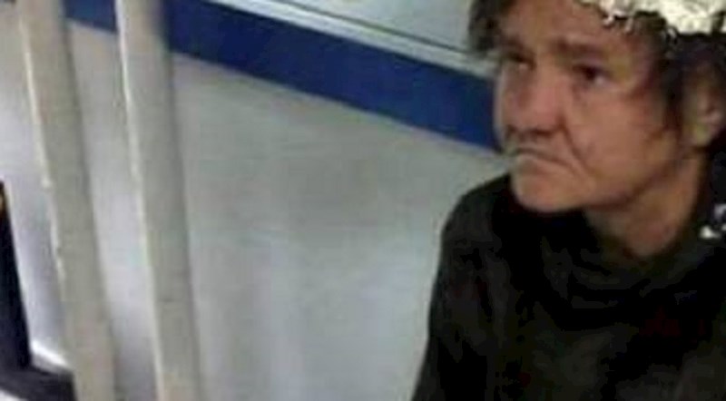 Nasprejala je kosu krivim sprejem i dobila frizuru kojom može plašiti malu djecu