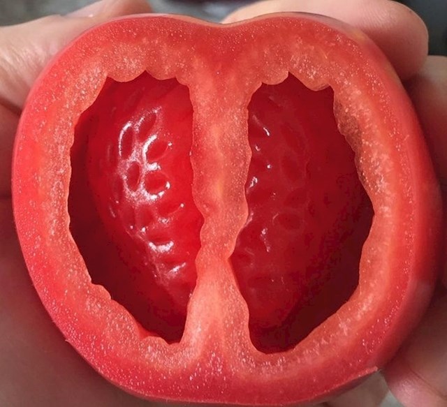 Unutrašnjost ove rajčice izgleda kao jagoda