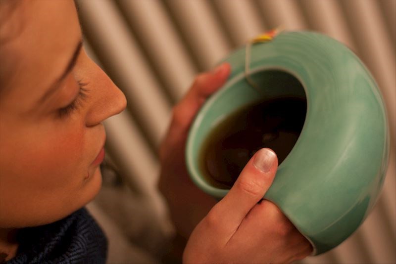 Šalica koja je istovremeno grijač ruku