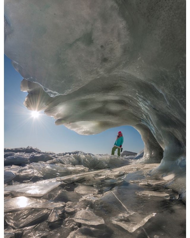 Zamrznuti val na jezeru Baikal