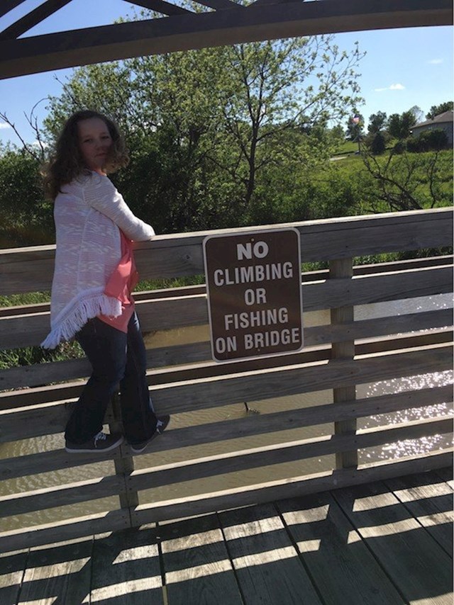 Zabranjeno penjanje ili pecanje s mosta!