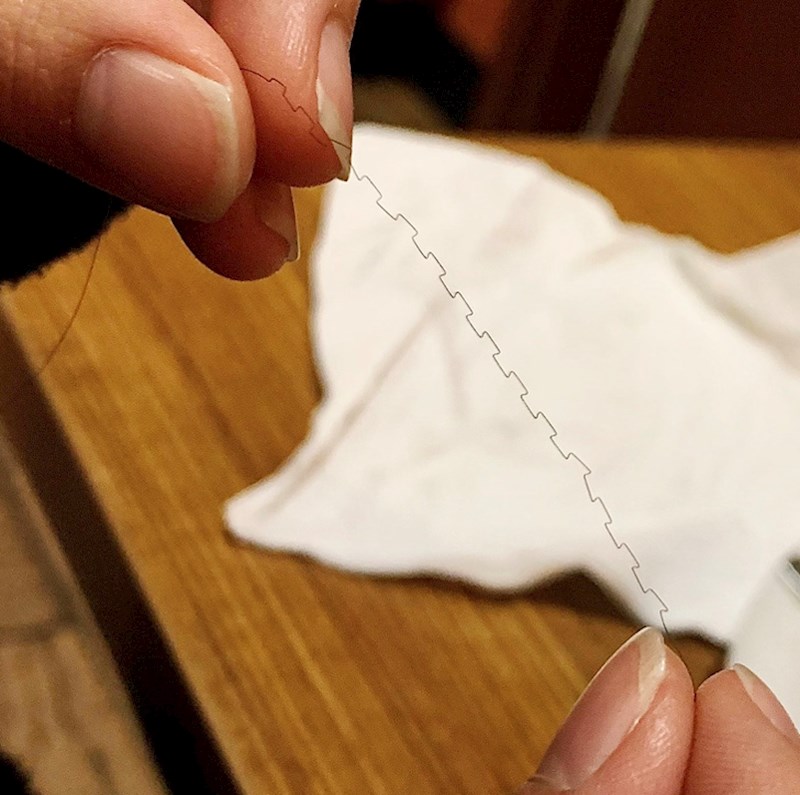 Vlas kose uhvaćena u patent