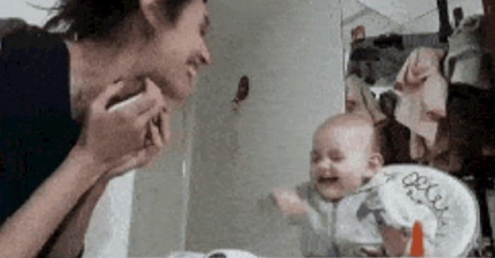 Mama i beba pričaju kao dvije frendice, ovo je preslatko