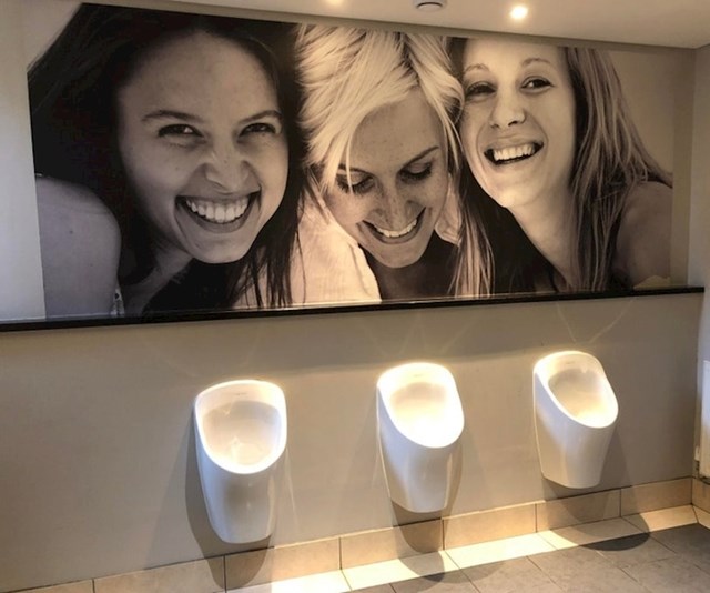 Muški wc u jednom hotelu, jako otmjeno!