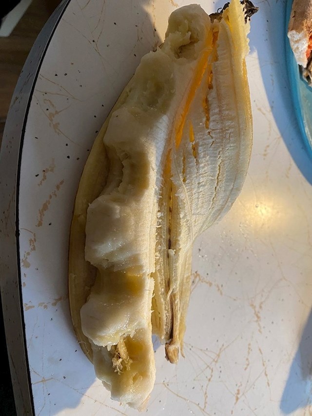 "Moja kćer misli da se ovako jede banana"