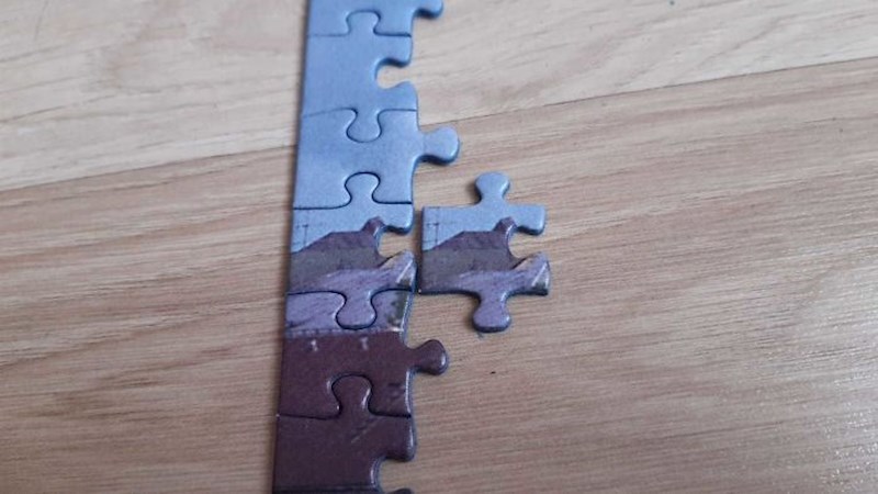 Dvije jednake puzzle...