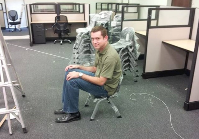 "Moj šef je naručio stolice za prostoriju za odmor. Nisu izgledale onako kako je očekivao..."