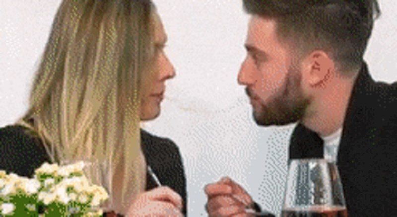 Pokušali su rekreirati scenu iz crtića Dama i Skitnica, djevojka se predomislila i učinila ovo