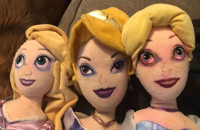 Oprana lutkica u perilici rublja izgleda kao da se nije naspavala