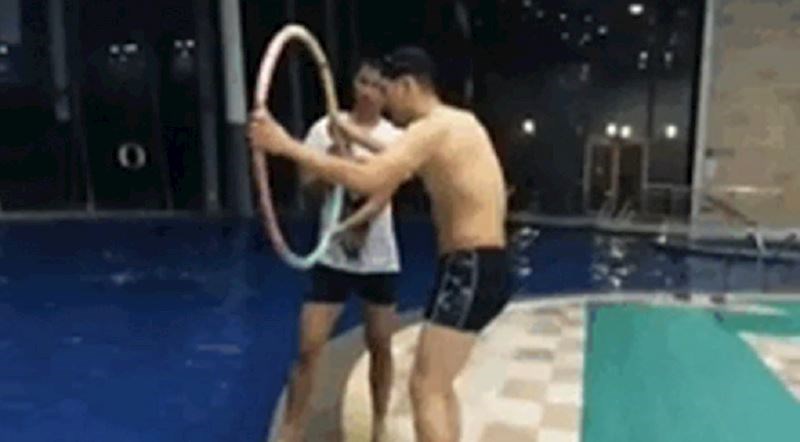 Mislio je da će skočiti u bazen, ali ono što mu je učinio pamtit će još dugo