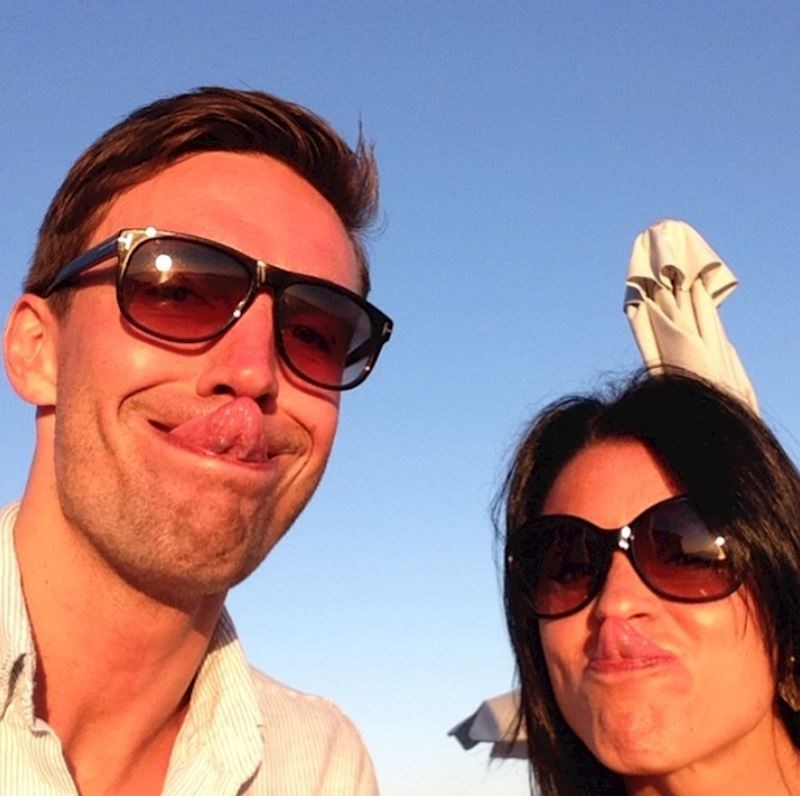 Doticanje nosa jezikom