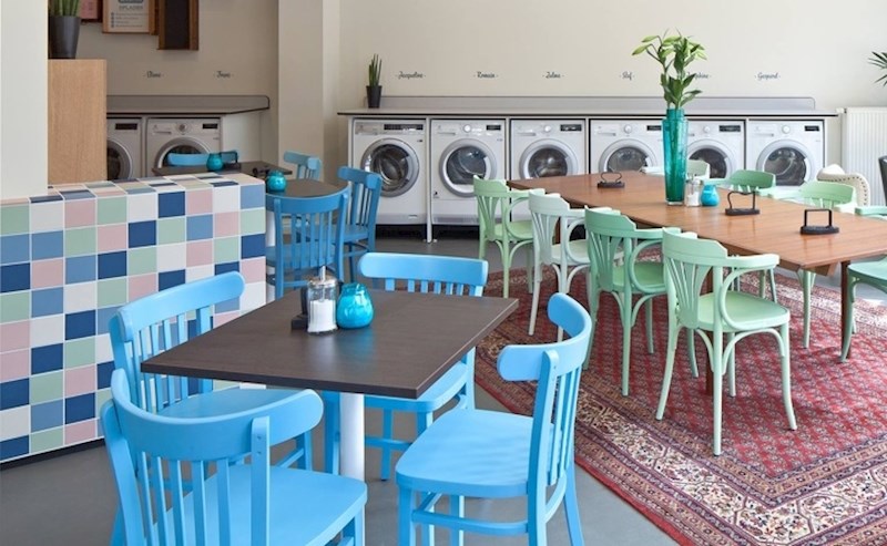 Praonica rublja u sklopu kafića