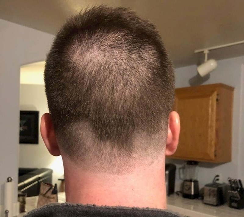 "Moj dečko je odlučio ići u super jeftini frizerski salon..."